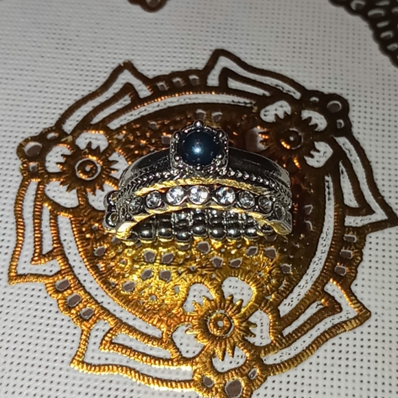 Ring - Picture 2 of 2